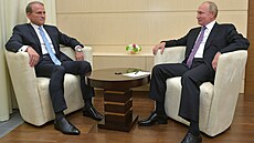 Viktor Medveduk (vlevo) s ruským prezidentem Vladimirem Putinem (6. íjna 2020)