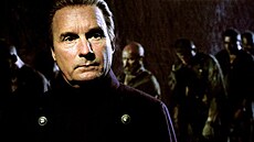 Herec Michel Bouquet ve filmu Bídníci (1982)