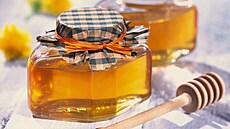 Pozor na pančovaný med. Proč se tak často „falšuje“ a jak poznat ten čistý?