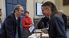 Michal Šalomoun a Ivan Bartoš z Pirátů na jednání vlády (13. dubna 2022)