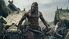 Amleth (A. Skarsgard) býval synem vikinské=ho krále a jeho �eny Gudrún.
