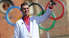 Tony Martin se st�íbrnou medailí z �asovky na olympijských hrách v Londýn� 2012.