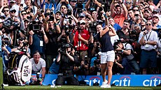 Ashleigh Bartyová pi exhibici ped Prezidentským pohárem v Melbourne v roce...