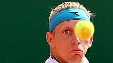 �pan�lský tenista Alejandro Davidovich v sounoji s   Taylorem Fritzem z USA.