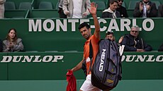 Novak Djokovi� opou�tí turnaj v Monte Carlu.