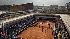 Slavnostní nástup eských a britských tenistek ped utkáním kvalifikace Poháru...