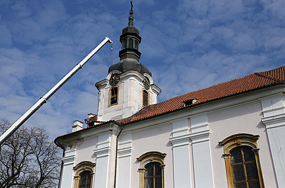 Tém 500 let starý zvon sv. Václava je zpt ve vi kostela sv. Jakuba v...