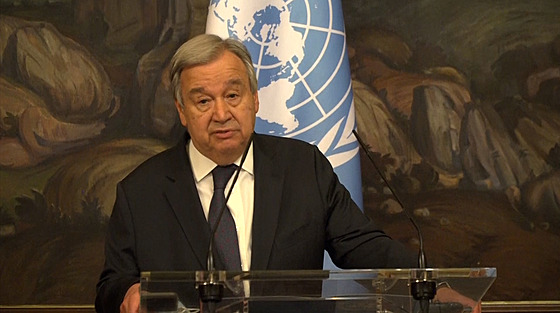 OSN chce p�ím��í na Ukrajin�, �ekl v Moskv� Guterres