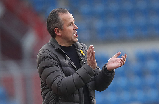 Tomá Galásek, trenér Baníku Ostrava, bhem zápasu s Jabloncem.