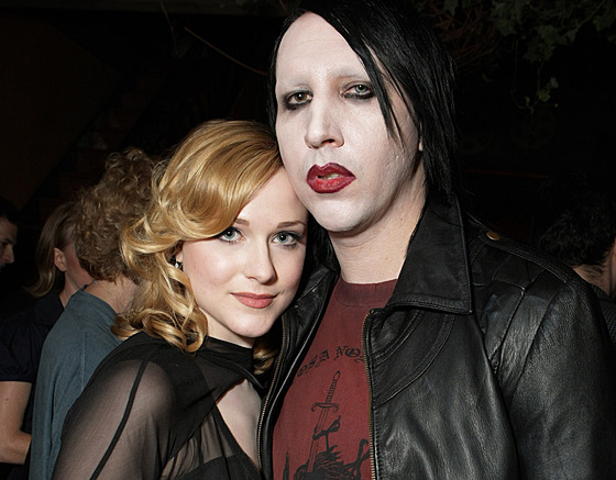 Evan Rachel Woodová a Marilyn Manson (Toronto, 10. záí 2007)