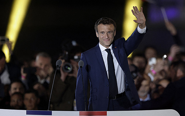 Macron vyhrál, co dál? Rozdělenou zemi čeká „třetí“ kolo, píší ve Francii