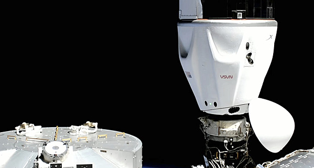 Muskova pilotovaná loď se po jednom z nejrychlejších letů připojila k ISS