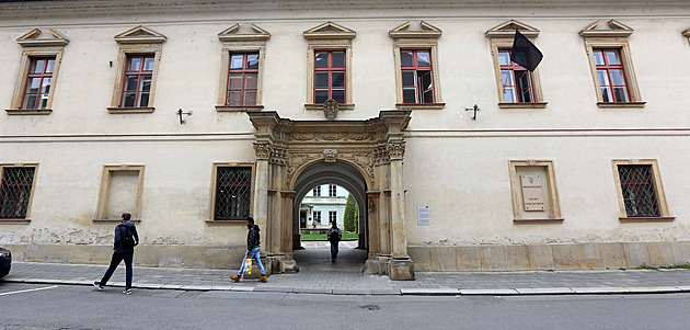 Hlavní vstup do Univerzity Palackého v Křižkovské ulici v Olomouci.