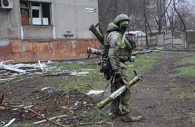V Rusku sílí odpor vojáků k návratu do boje, může to zhatit plány na Donbase