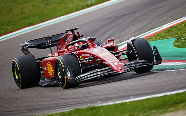 Sprint formulí v Imole pro Verstappena, Leclerc zase odskočil