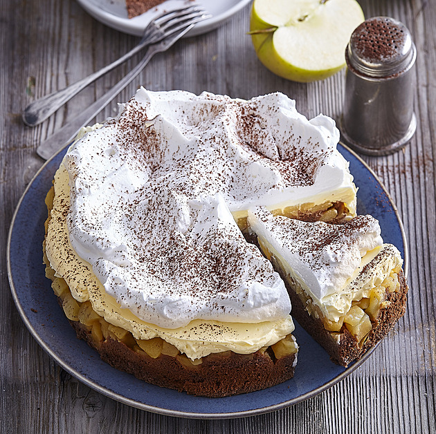 Obrácený jablkový koláč s krémem