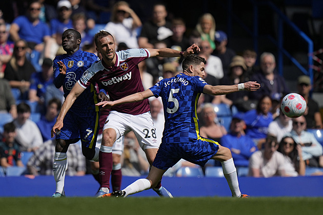 ONLINE: Chelsea hraje londýnské derby s West Hamem, Aston Villa má první výhru
