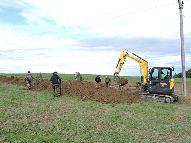 Mince museli archeologové bránit před rabovači, teď místo hlídají krávy a měď