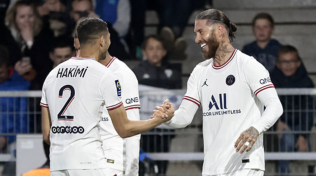 Fotbalisté PSG jsou po výhře v Angers krůček od jubilejního desátého titulu