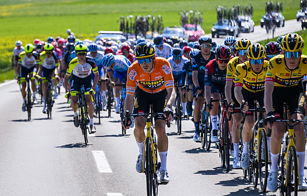 Už těm mladým nestačím, řekl mistr světa Dennis a potichu opustil peloton