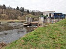 Jez na �ece Oh�i v Rado�ov� m� kv�li diagnostice sn�enou hladinu vody. (22....