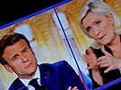 Emmanuel Macron a Marine Le Penová v televizní debat (20. dubna 2022)
