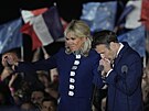 Emmanuel Macron s chotí Brigitte po vítzství ve francouzských prezidentských...