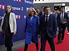Kandidát a francouzský prezident Emmanuel Macron a jeho manelka Brigitte...