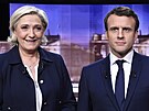 Kandidátka Marine Le Penová a souasný francouzský prezident Emmanuel Macron...
