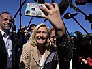 Kandidátka Marine Le Penová odvolila v nedli dopoledne. (24. dubna 2022)