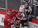 5. zápas finále hokejové extraligy, Tinec - Sparta.  Aron Chmielewski z...