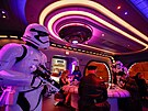 Návtvníci Disney World v Orlandu mohou zajít i do bar ve svt Star Wars....