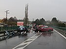 Dv� auta se srazila na p��jezdu do Netolic od �esk�ch Bud�jovic.