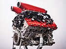 Inenýi Chevroletu pracující na modelu Corvette Z06 koupili motor Ferrari 458...