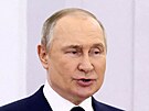 Ruský prezident Vladimir Putin pronáí projev bhem slavnostního ceremoniálu na...