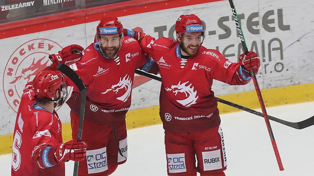 5. zápas finále hokejové extraligy, T�inec - Sparta. Marko Da�o z T�ince...