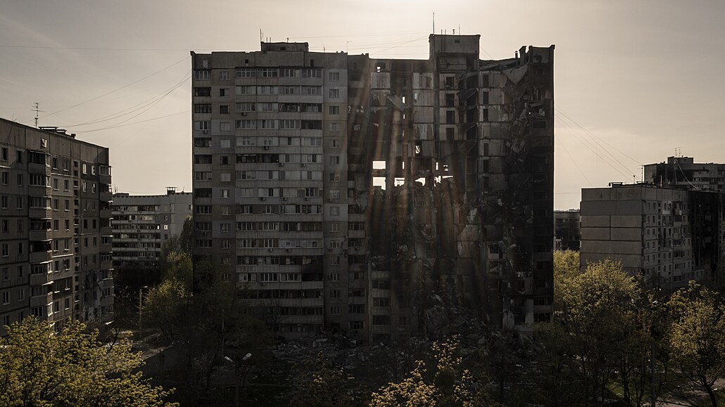 Budova tce pokozená nkolika ruskými bombardováními stojí poblí frontové...