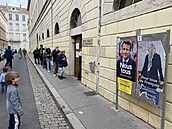 Fronta p�ed volební místností v centru Lyonu (24. dubna 2022)
