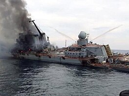 Zasa�ený k�i�ník Moskva na snímku z 18. dubna 2022