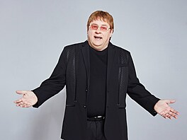Václav Kopta jako Elton John v show Tvoje tvá má známý hlas IX
