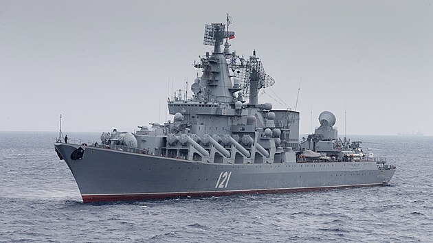 Ruský raketový křižník Moskva u pobřeží Sýrie (prosinec 2015)