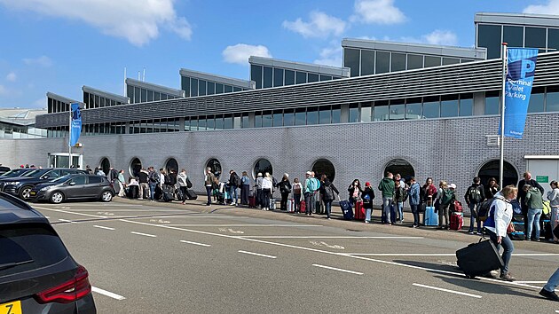 Problmy na letiti Schiphol v Amsterdamu v dsledku stvky (23. dubna 2022)