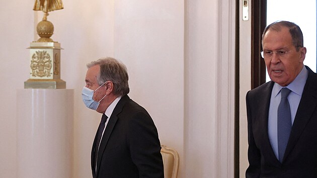 Generln tajemnk OSN Antnio Guterres navtvil Moskvu. Seel se s ruskm ministrem zahrani Sergejem Lavrovem.  (26. dubna 2022)