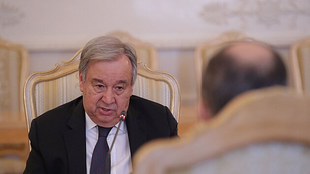 Antnio Guterres na nvtv v Moskv. (26. dubna 2022)