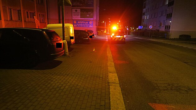 Nehoda se stala před ubytovnou Neptun v Liberecké ulici. (21. dubna 2022)