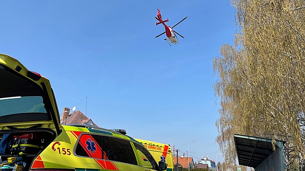 K nehod letl vrtulnk, zrann dt transportoval na urgentn pjem Fakultn nemocnice Ostrava.