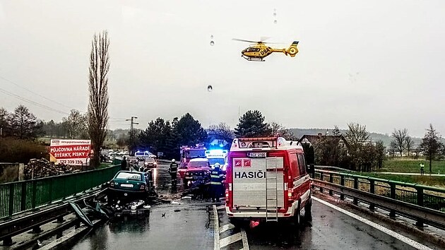 K nehod� p�il�tl i vrtuln�k z�chran���.