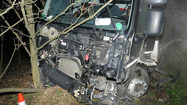 Tragick nehoda u obce Chbory na hlavn silnici I/14 u Dobruky na Rychnovsku. (29. 4. 2022)