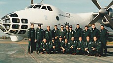 Český tým projektu Open Skies v roce 1995 na francouzské letecké základně...