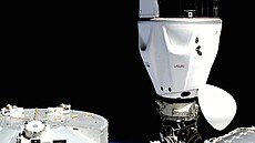 Pipojení modulu Crew Dragon spolenosti SpaceX k Mezinárodní vesmírné stanici...